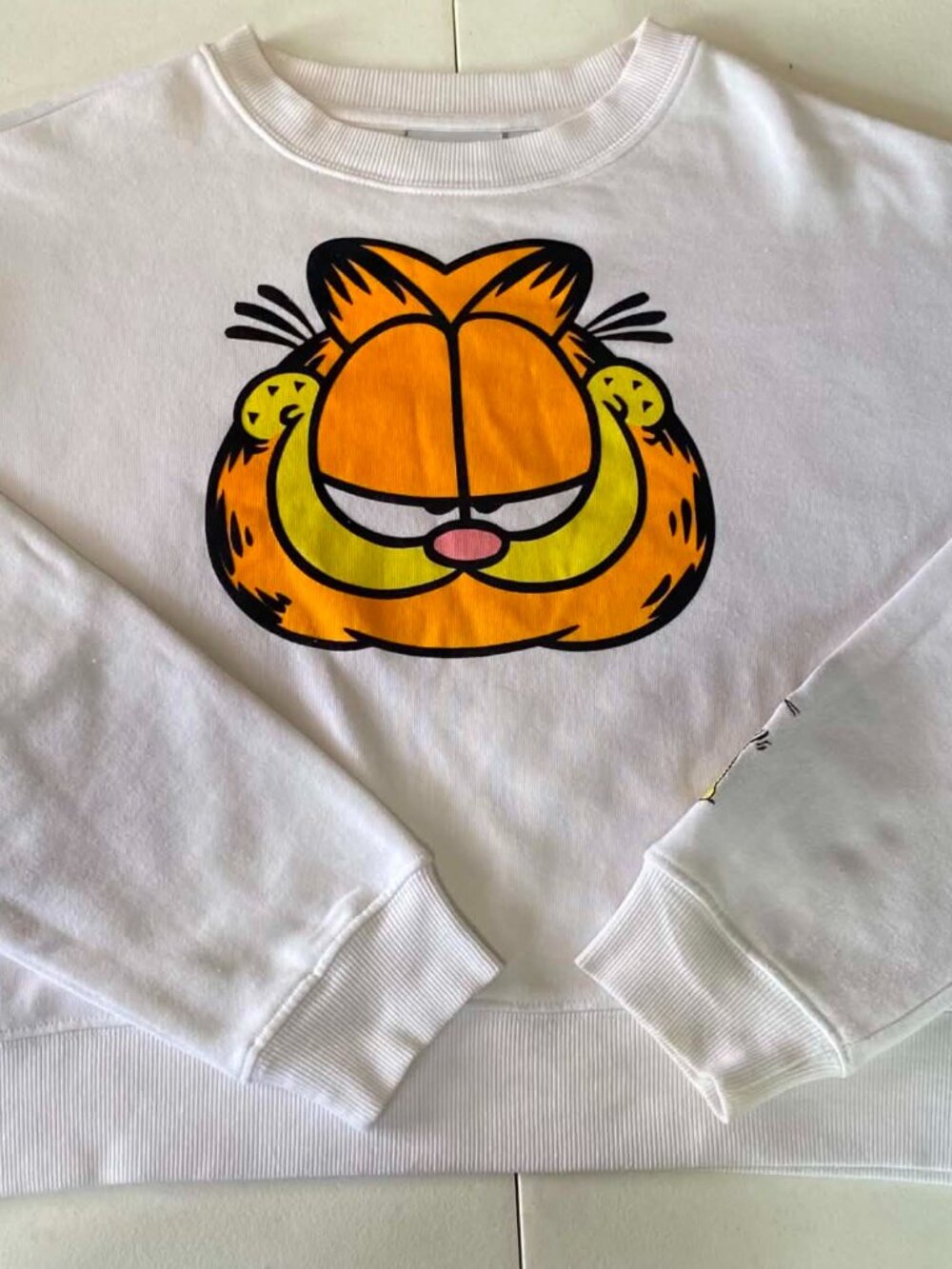 Garfield White Graphic Pullover Sweatshirt Cute Cartoon